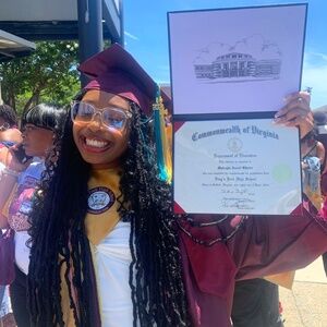 Meet your Posher, Makayla!